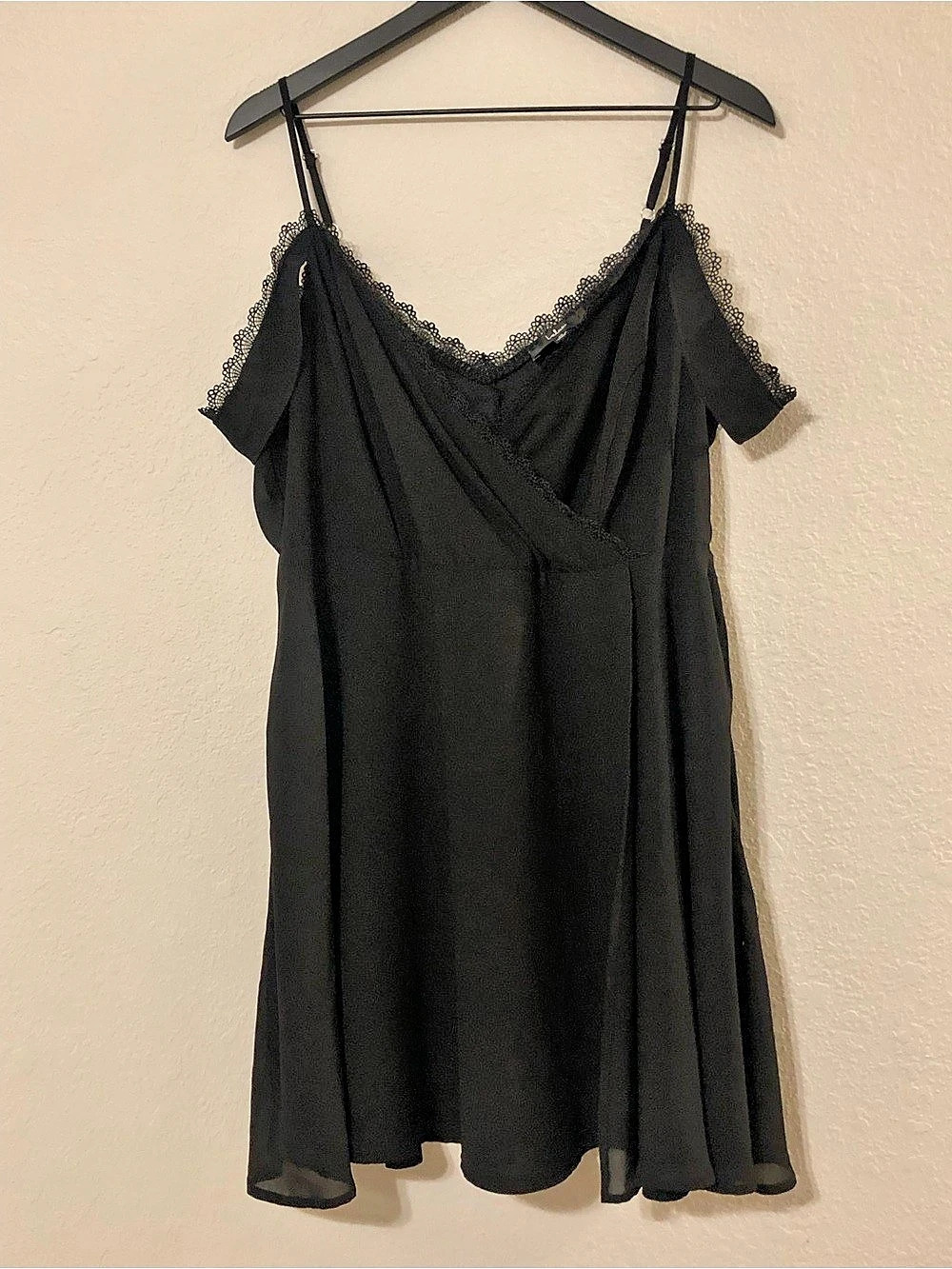 Lulu’s Lace-Trim Maxi Dress in Black - Size 1X